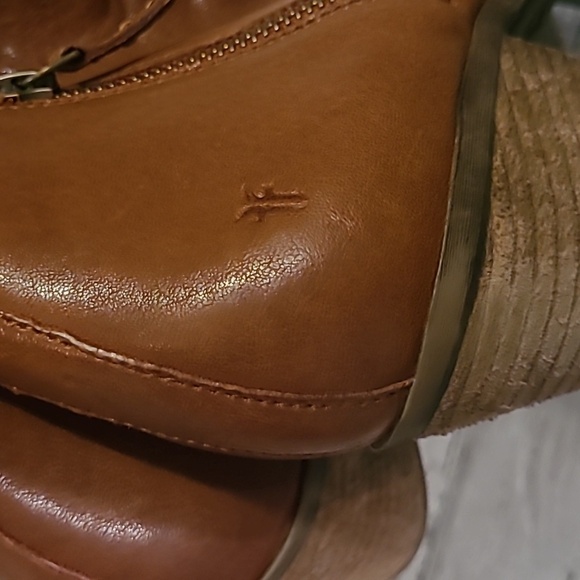 FRYE Judith Women's 9.5 cognac brown leather side zippers Ankle Boots booties - Picture 6 of 11